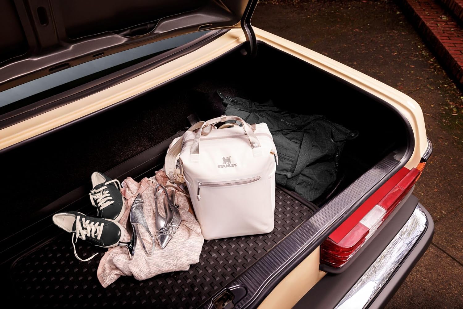 Stanley All Day Madeleine Mini Backpack Soft Cooler 14 Quarts | 20 Can Cooler with Handle and Shoulder Straps | Stays Cold for Hours | Insulated Travel Bag with Zipper | BPA-Free | Spring Green